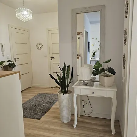 Przytulne Mieszkanie In Free Parking Apartman