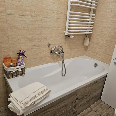 2 Bed In Zyrardow